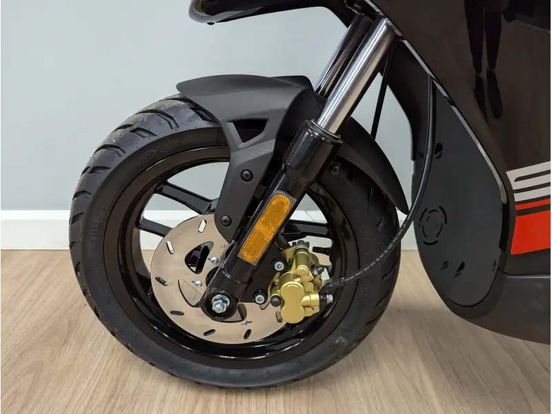 2025 APRILIA SR 50 MT 4T