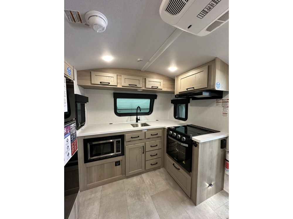 2025 Forest River 20fk alt