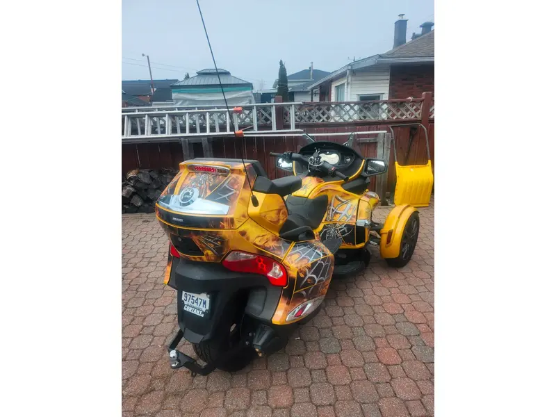 2013 Can-Am SPYDER RT
