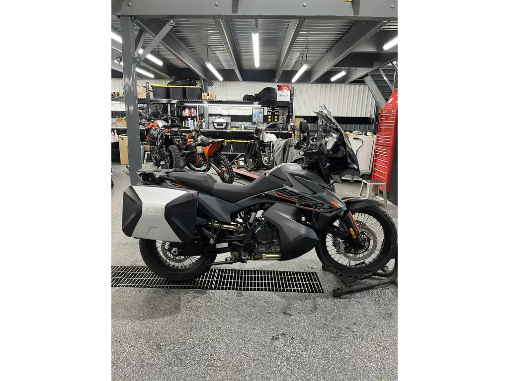 2021 KTM 890 ADVENTURE