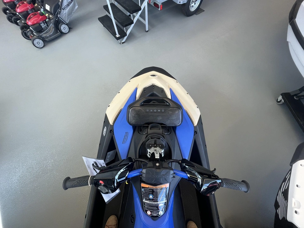 Sea-doo Spark Trixx 3 Places Audio 2025 alt