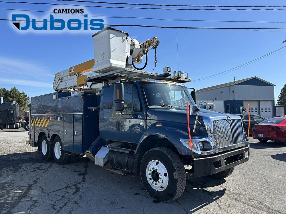 International 7400 2007 alt