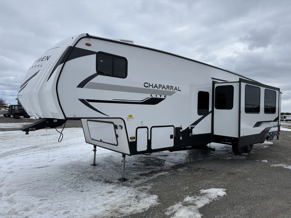 Chaparral 368tbh 2025 alt