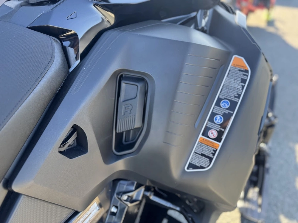 Ski-doo Renegade Adrenaline 900 Ace 2023 alt