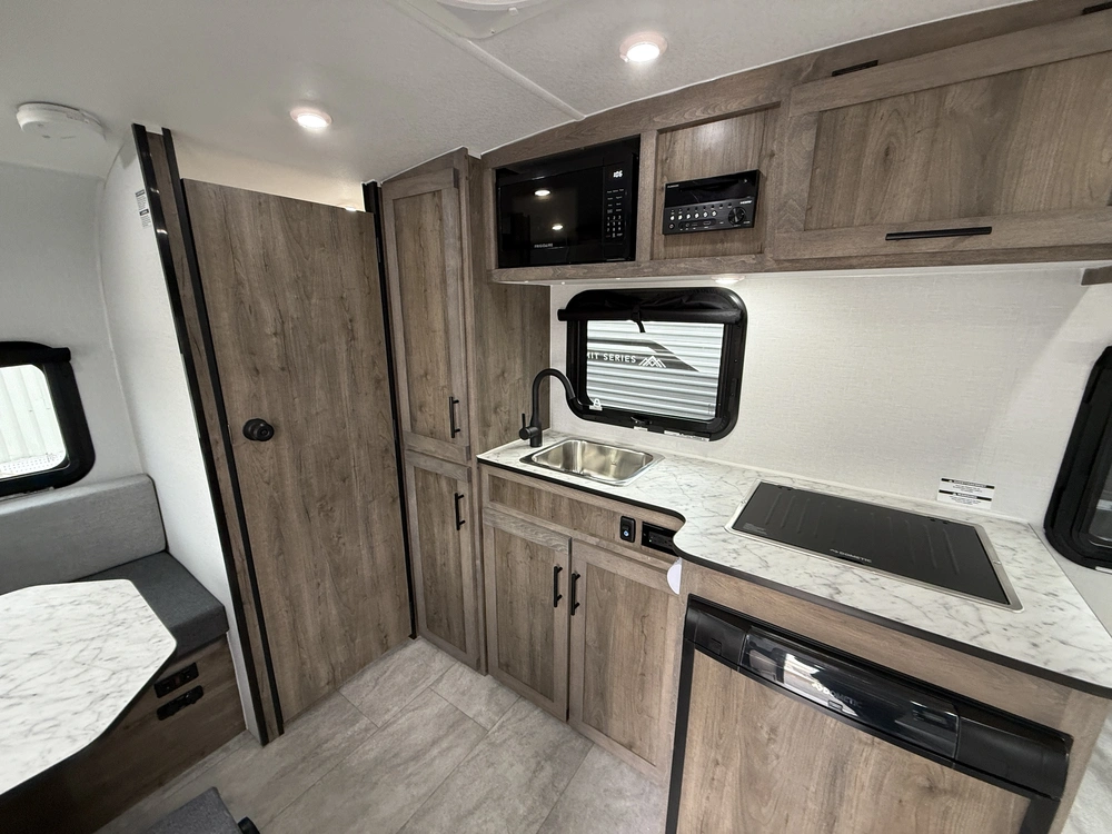 Prolite Lounge 2025 alt