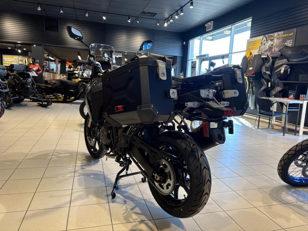 Suzuki V-strom 800 Touring Kit 2025 alt