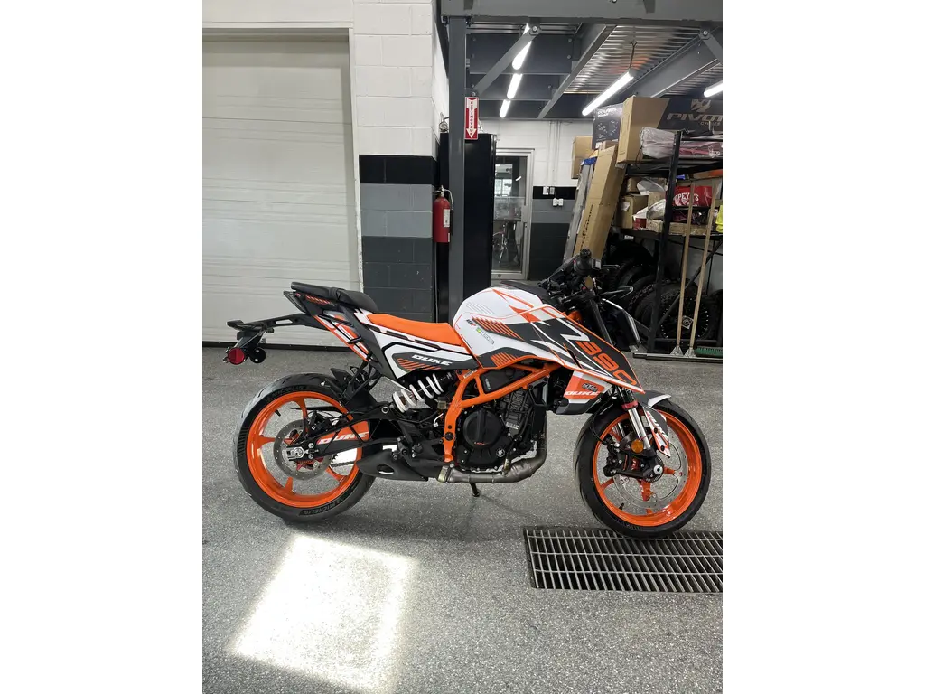 KTM 390 DUKE  2024