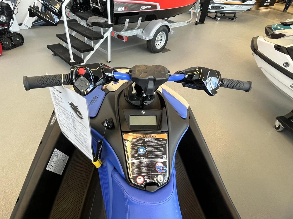 Sea-doo Spark Trixx 3 Places Audio 2025 alt