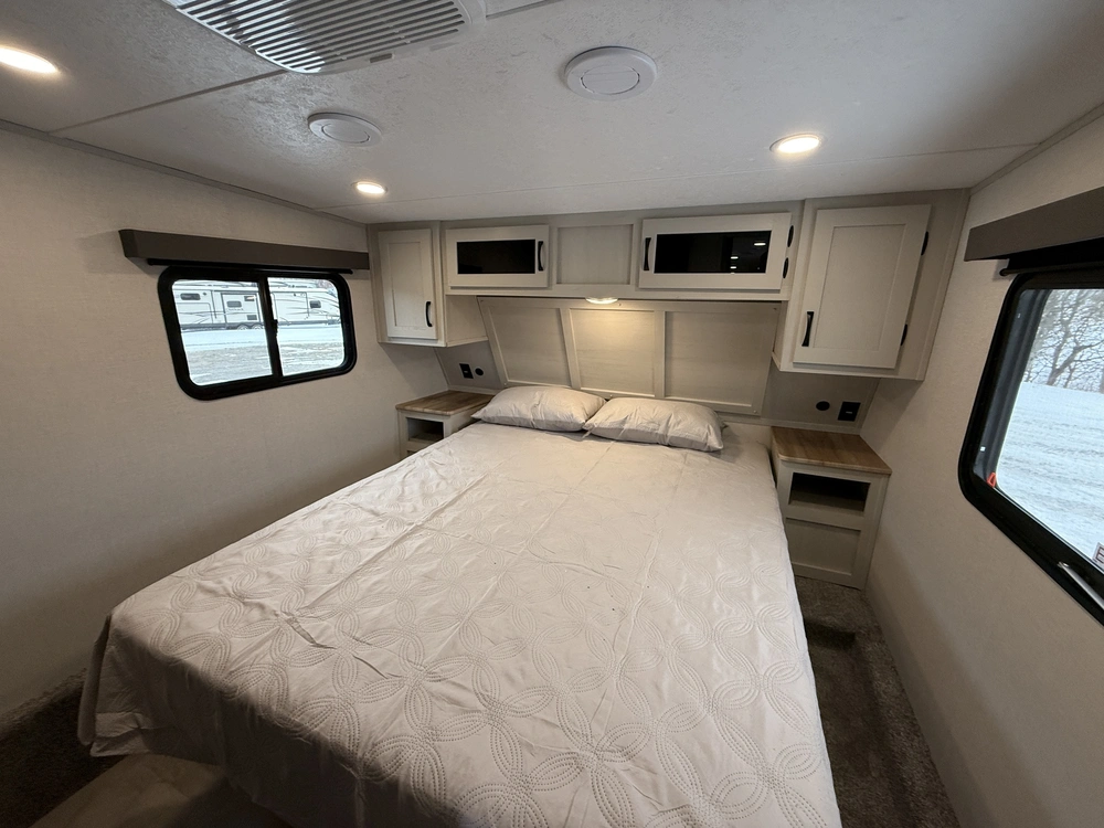 Chaparral 368tbh 2025 alt