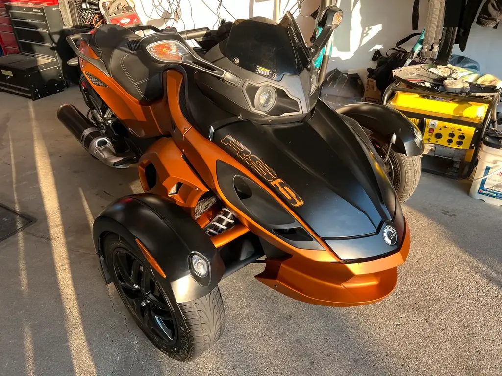 2011 Can-Am SPYDER RSS (SM5)