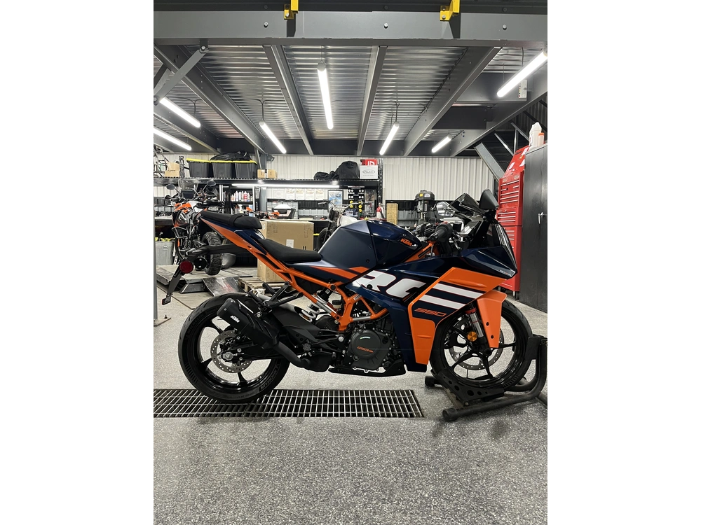 Ktm Rc 390 2024 alt