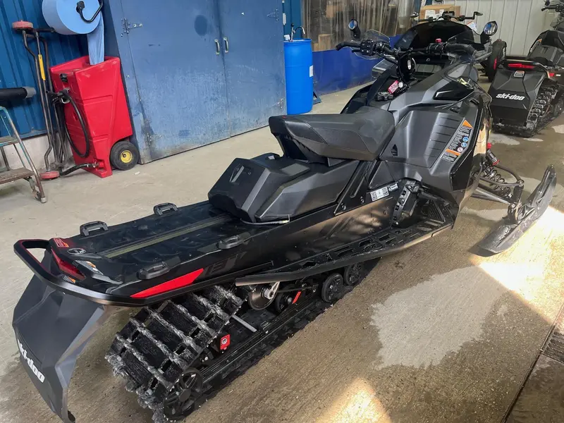 2024 Ski-Doo MXZ X 850 E-Tec