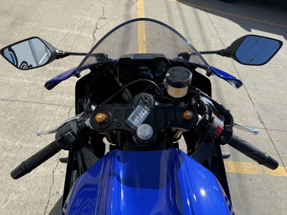 2025 Yamaha Yzf-r7 alt