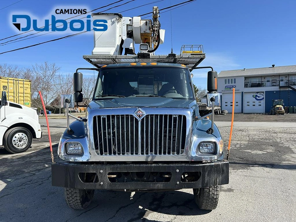 International 7400 2007 alt