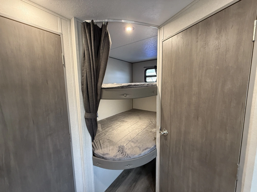 Catalina 261bhs8 2025 alt