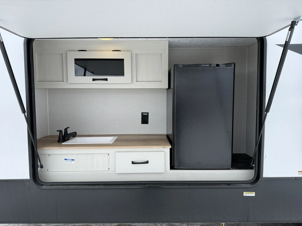 Chaparral 368tbh 2025 alt