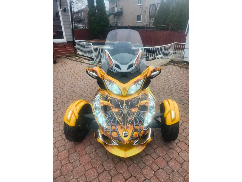 2013 Can-Am SPYDER RT