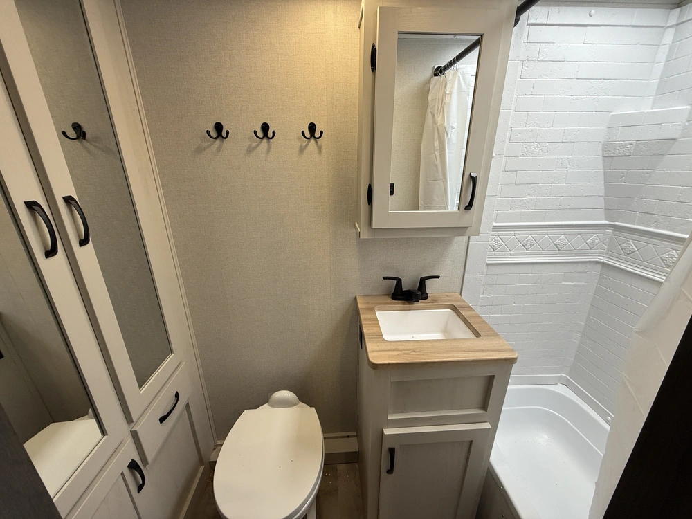 Chaparral 368tbh 2025 alt