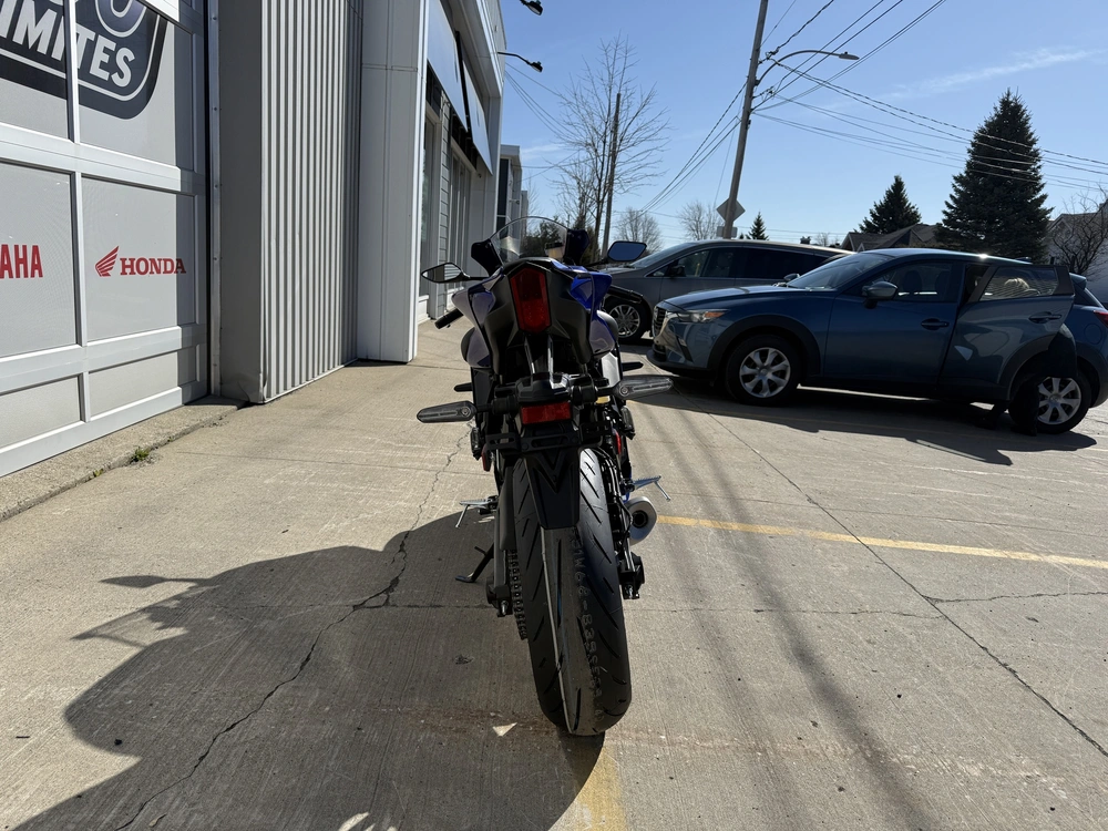 2025 Yamaha Yzf-r7 alt
