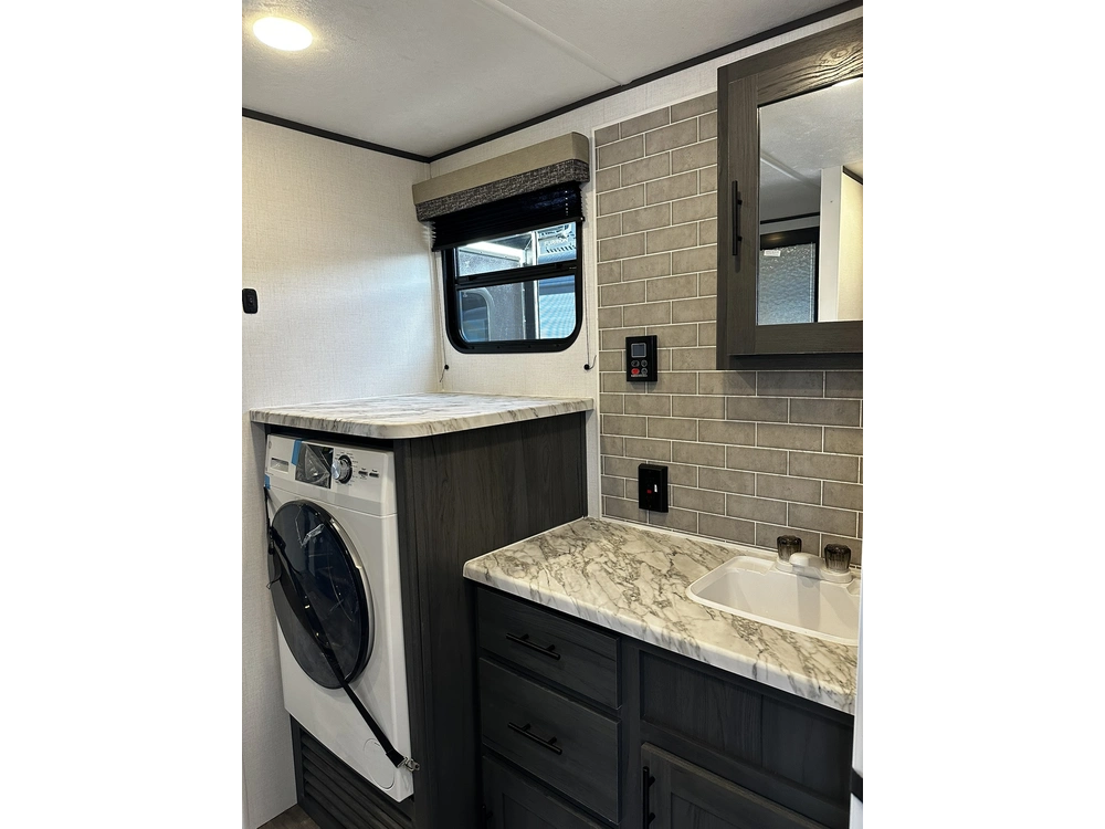 2025 Dutchmen Aspen Trail 3200wap alt
