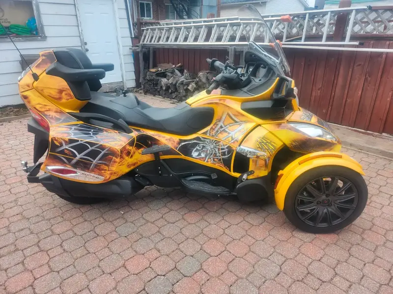 2013 Can-Am SPYDER RT