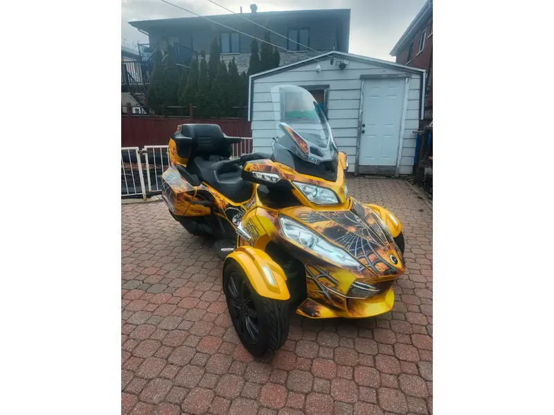 2013 Can-Am SPYDER RT