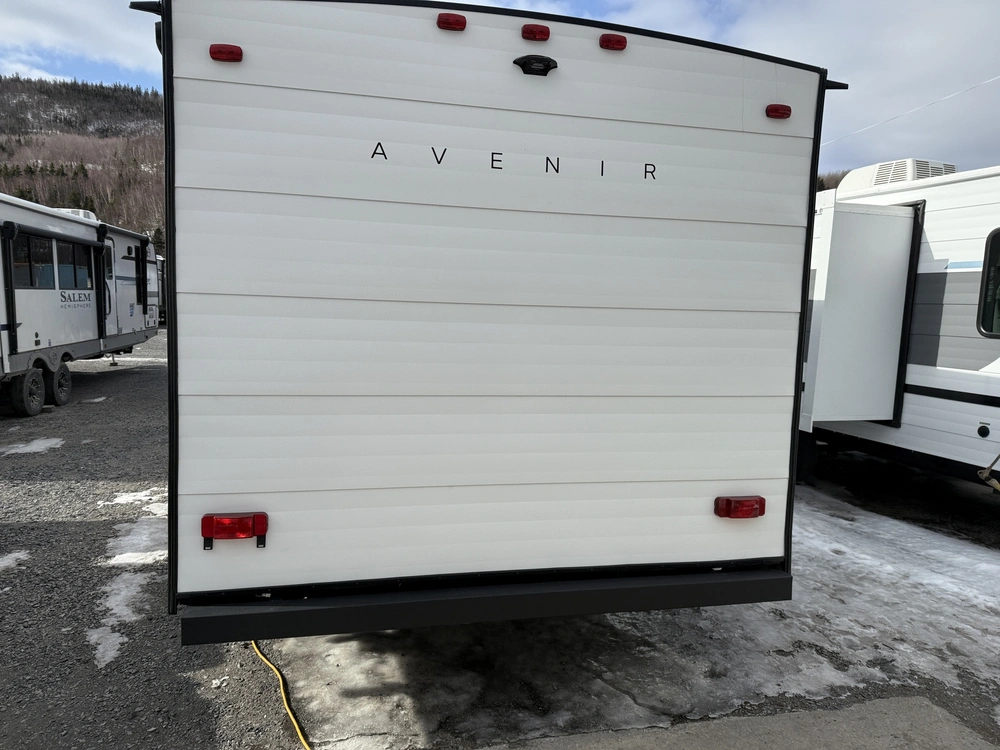 2025 Avenir 17rb Cruiser alt