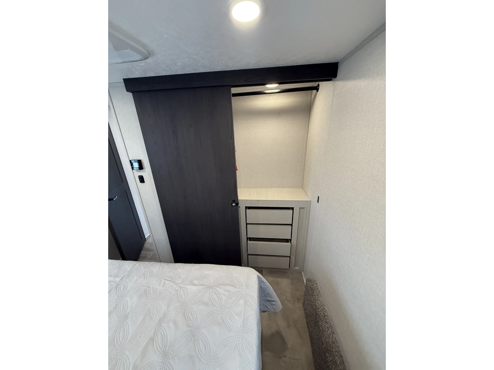 Chaparral 368tbh 2025 alt