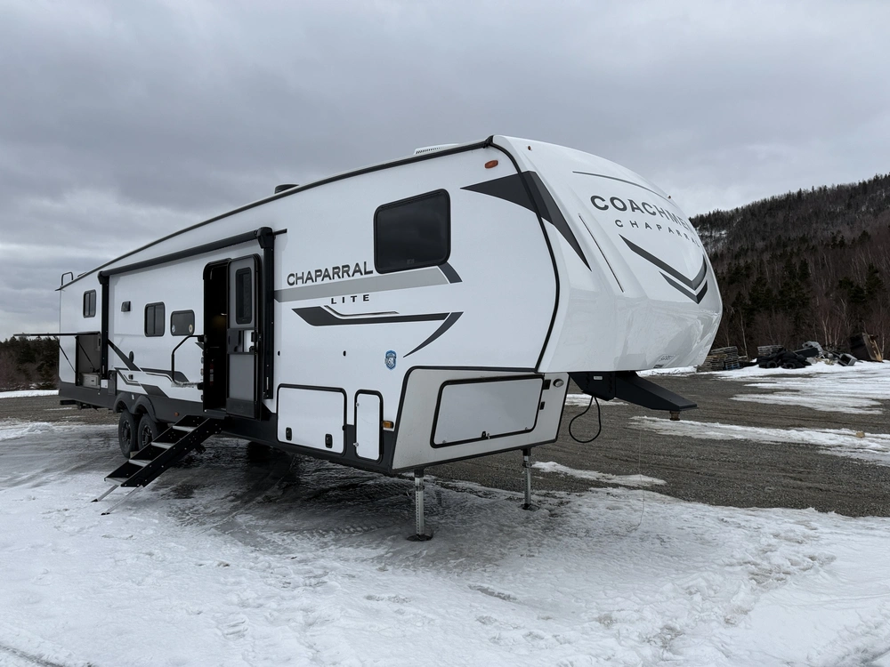 Chaparral 368tbh 2025 alt