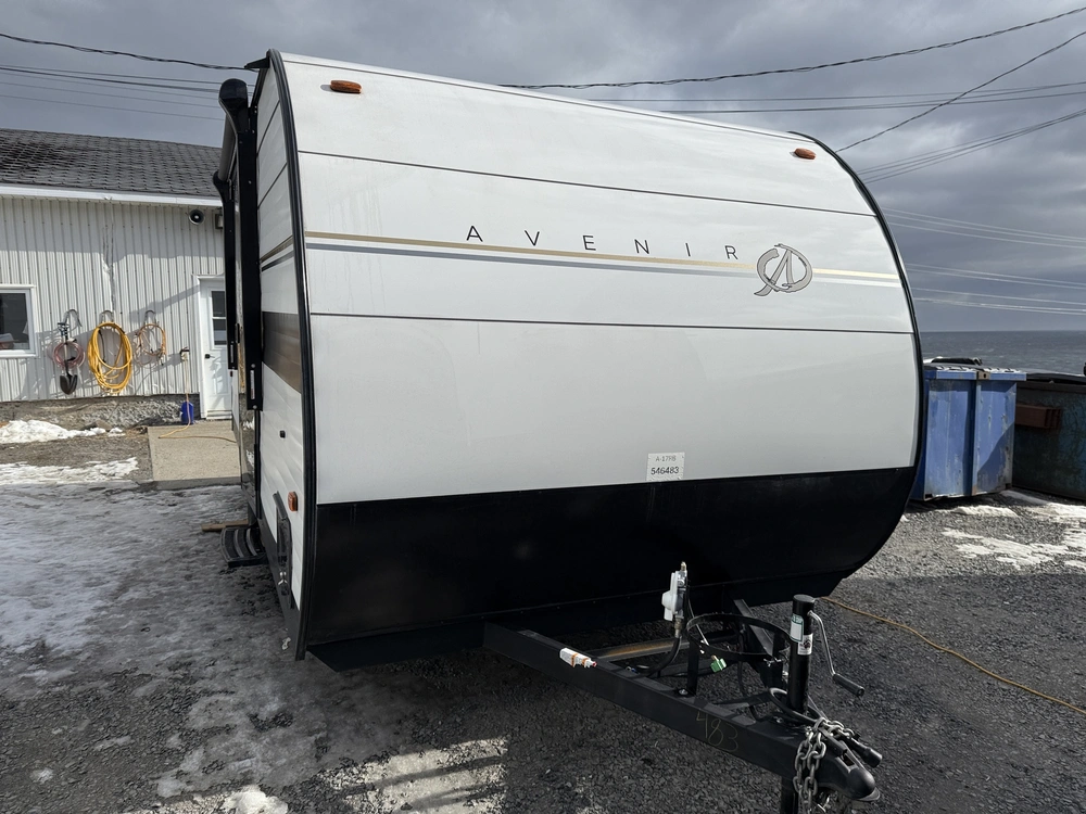 2025 Avenir 17rb Cruiser alt