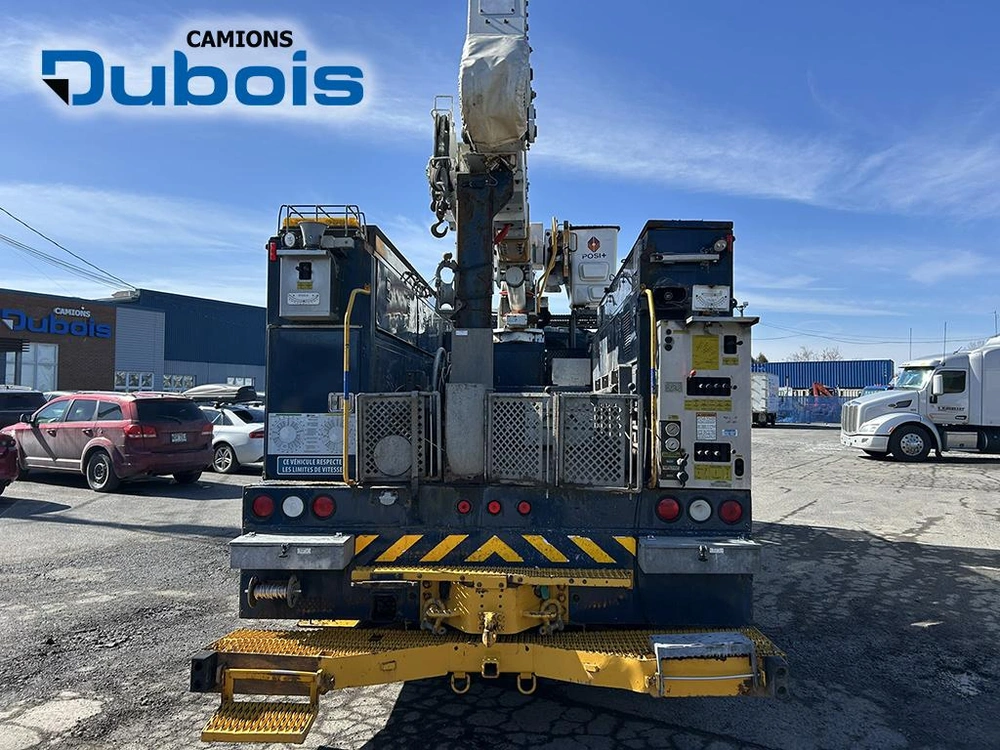 International 7400 2007 alt