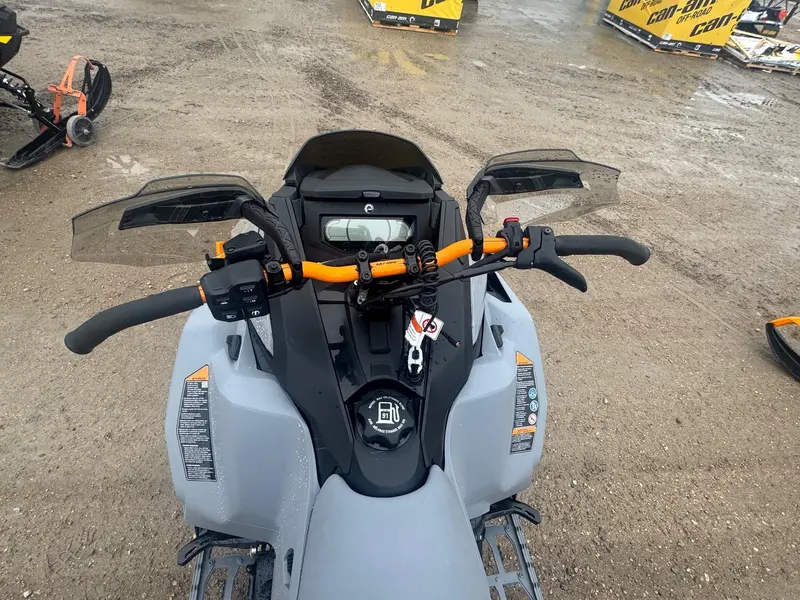 2025 Ski-Doo BACKCOUNTRY X 850