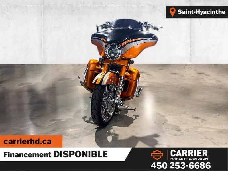 2011 Harley-Davidson Moto Harley-Davidson CVO STREET GLIDE 2011