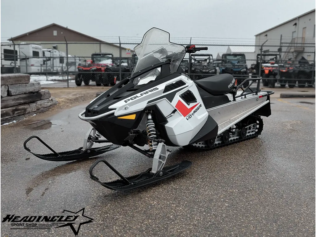 2014 Polaris 550 Indy Voyageur // White