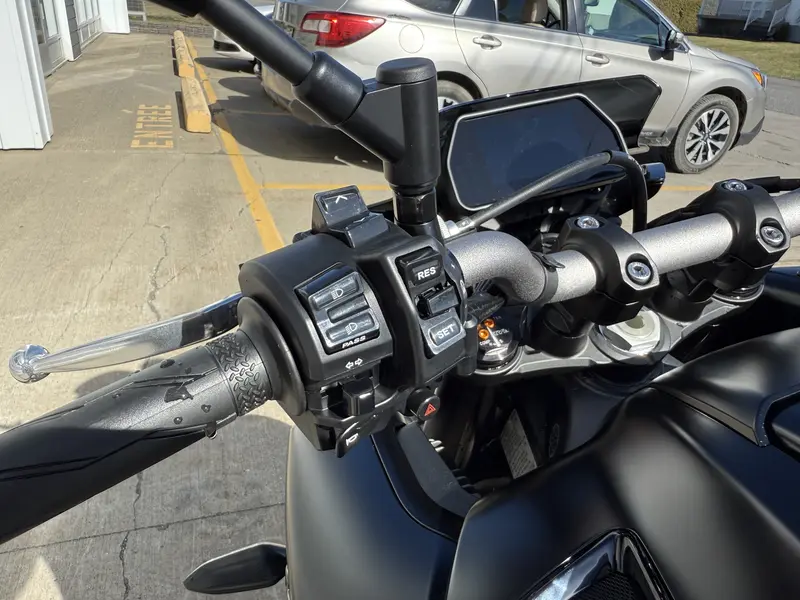 2025 Yamaha MT-10