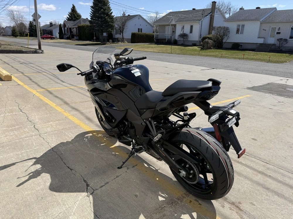 Kawasaki Ninja 1100sx 2025 alt