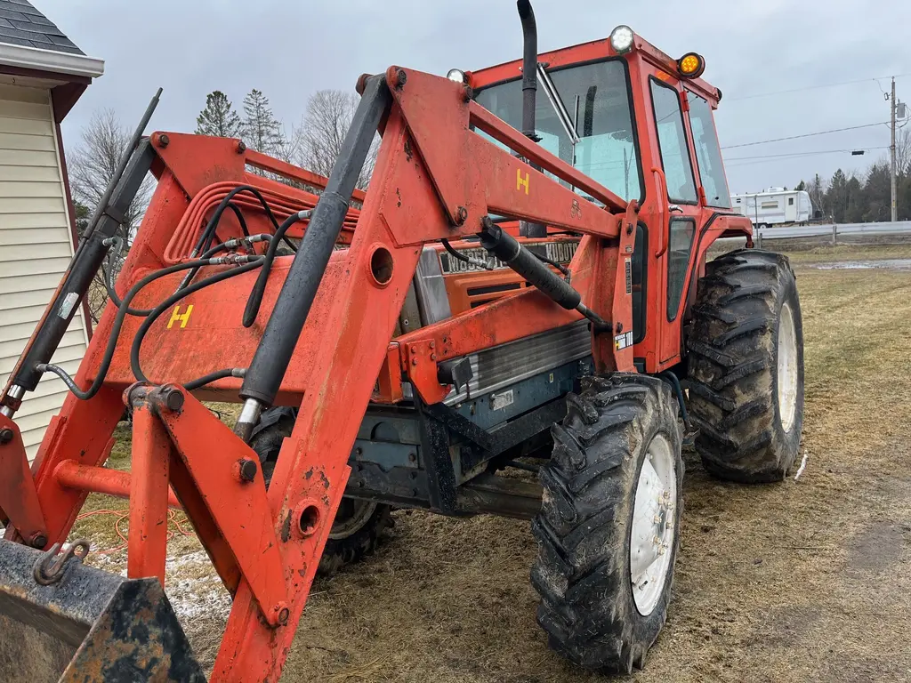 1985 Kubota M6960DT