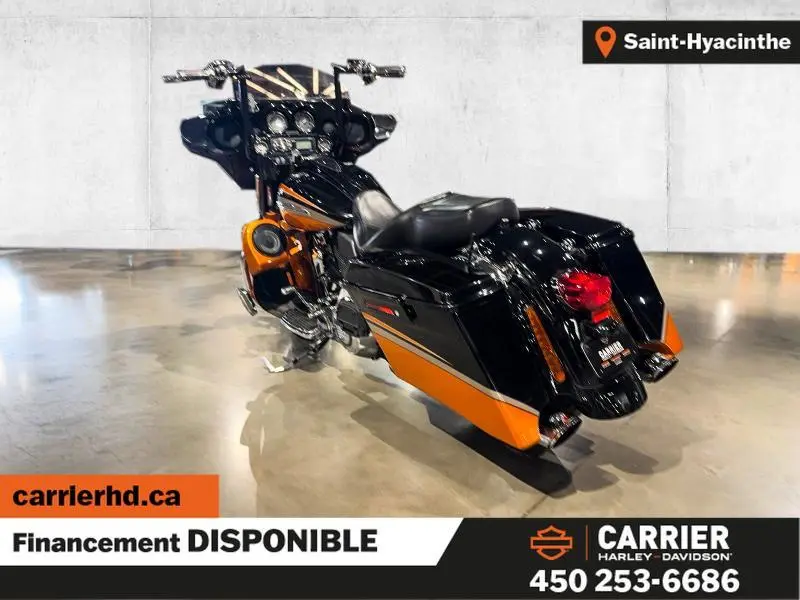 2011 Harley-Davidson Moto Harley-Davidson CVO STREET GLIDE 2011