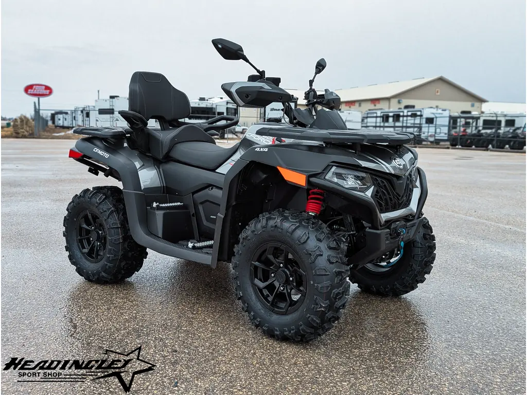 2025 CFMOTO CFORCE 600 Touring // Velocity Gray 