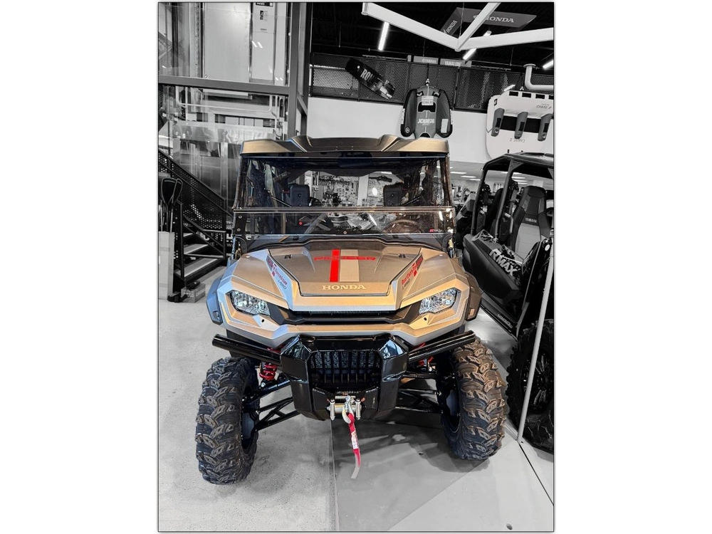 2025 Honda Pioneer 1000-5p Trail Se Demo Unit! alt