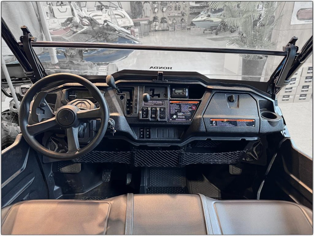 2025 Honda Pioneer 1000-5p Trail Se Demo Unit! alt