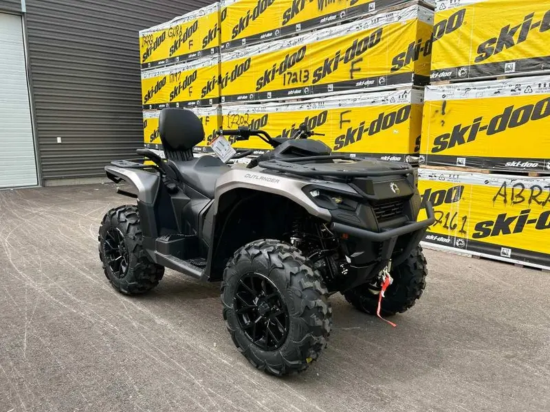 2025 Can-Am Outlander MAX XT 700