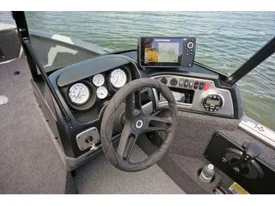 Lund Boat Co 2075 IMPACT XS 2025