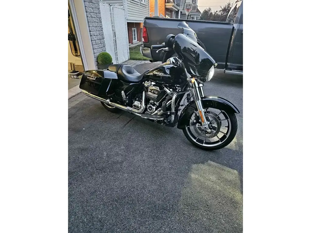 2020 Harley-Davidson FLHX