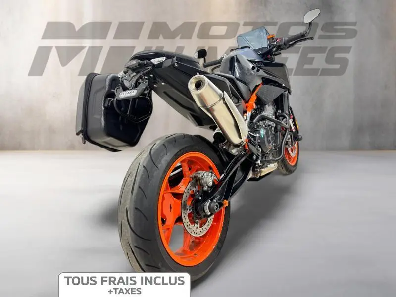 2023 KTM 890 DUKE R