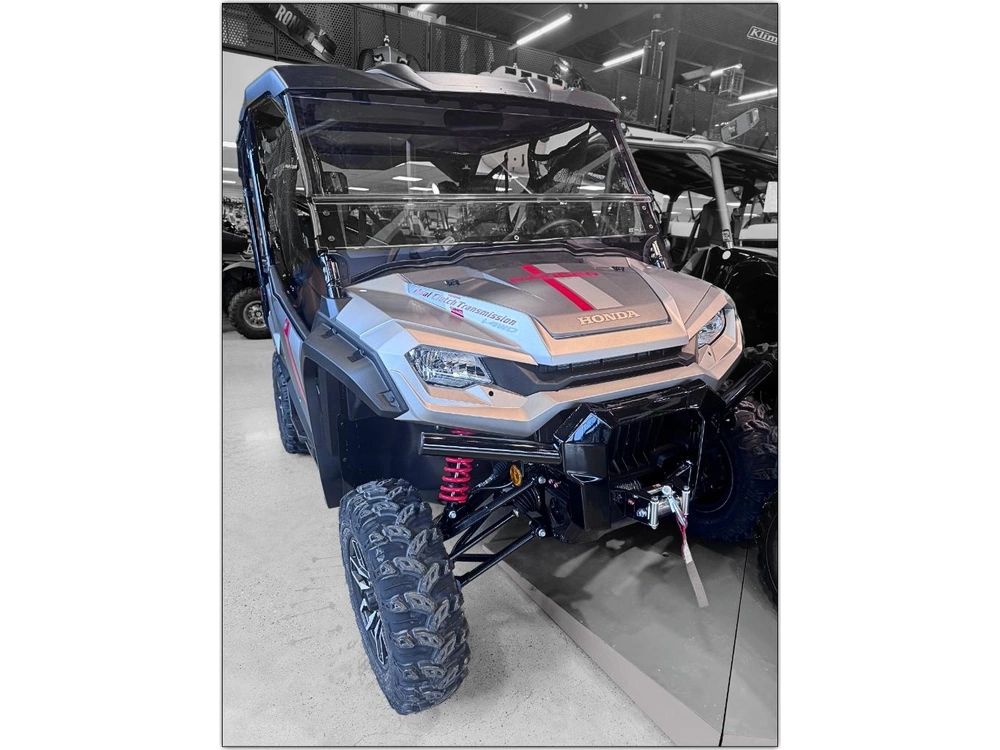 2025 Honda Pioneer 1000-5p Trail Se Demo Unit! alt