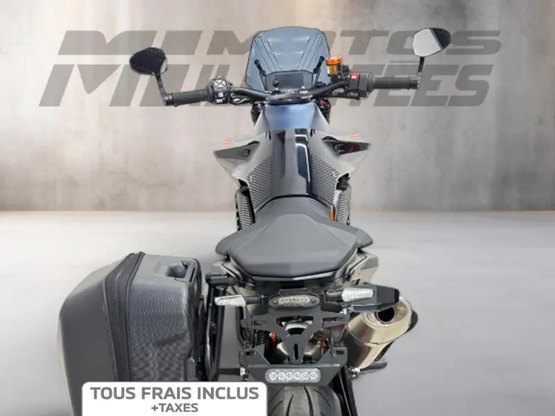 2023 KTM 890 DUKE R