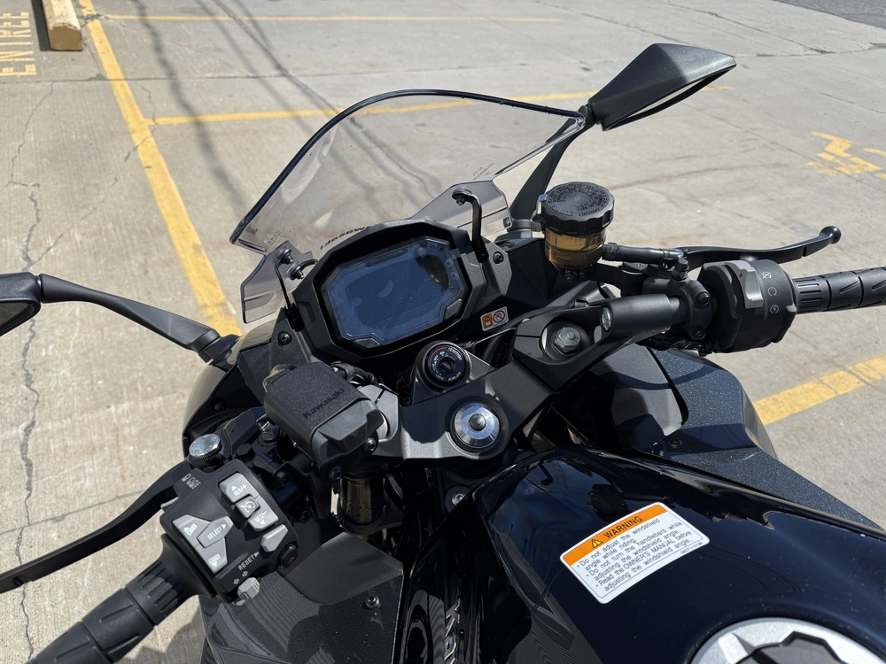 Kawasaki Ninja 1100sx 2025 alt