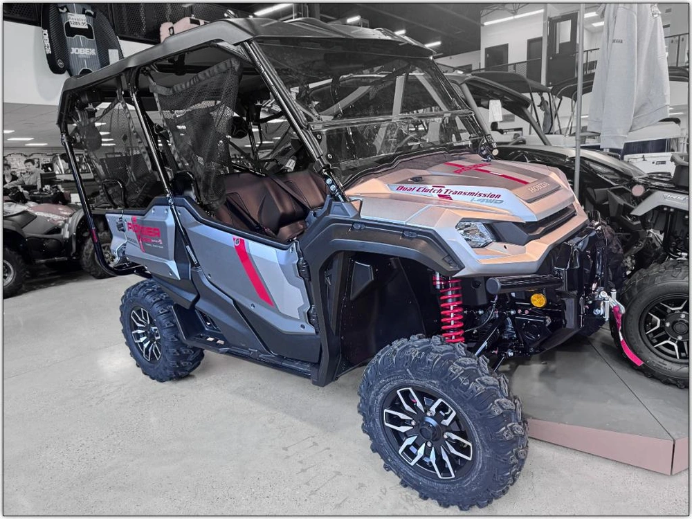 2025 Honda Pioneer 1000-5p Trail Se Demo Unit! alt