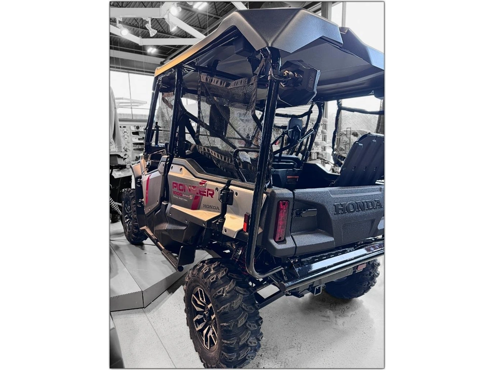 2025 Honda Pioneer 1000-5p Trail Se Demo Unit! alt